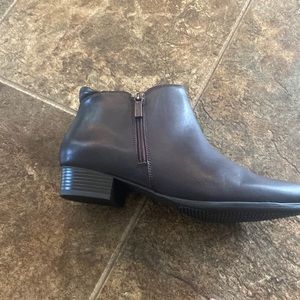 Womens trotters